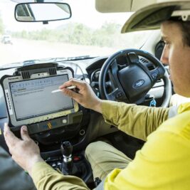 5 Benefits of a Vehicle Mounted Tablet or Notebook