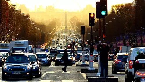 The Champs-Élysées, on a cold December morning, awakes to a golden glow. This camera can handle any light you throw at it. It's awesome.